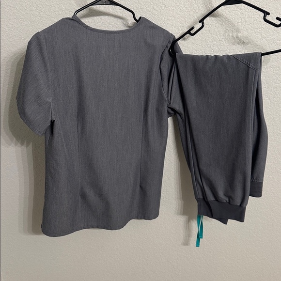 Figs Scrub Set - Picture 2 of 2